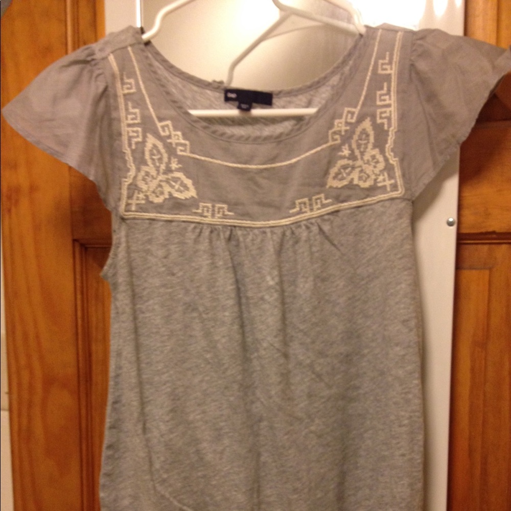 Gap XS embroidered boho grey top